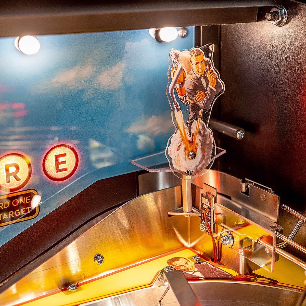 Stern James Bond 007 Pro Pinball Machine — Game Room Shop